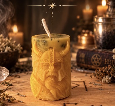 Фигурная ритуальная свеча с северным символом